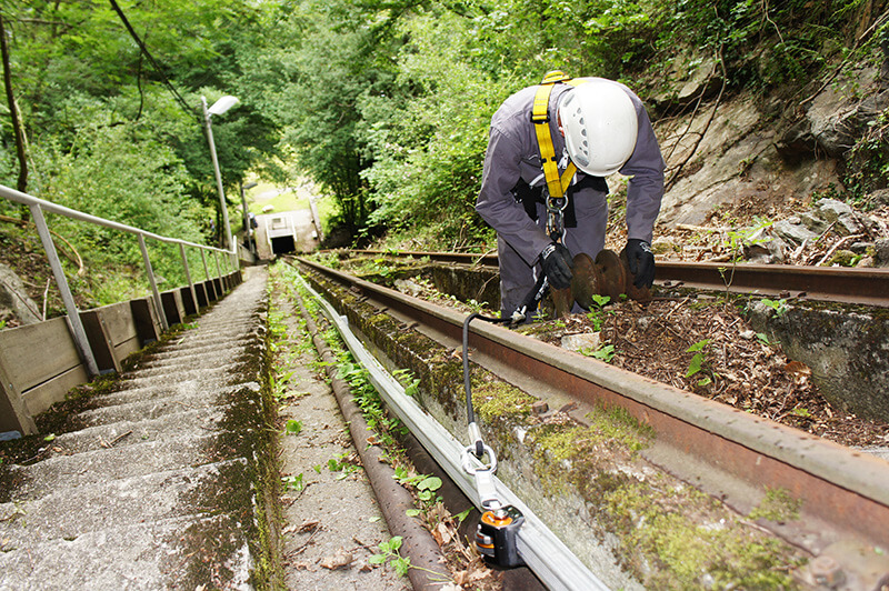 VERTIC's COMBIRAIL inclined fall protection rail system